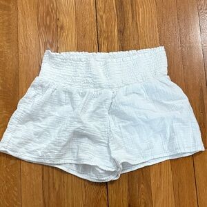 Women's White Smocked Shorts cover up vineyard vines medium gauze
